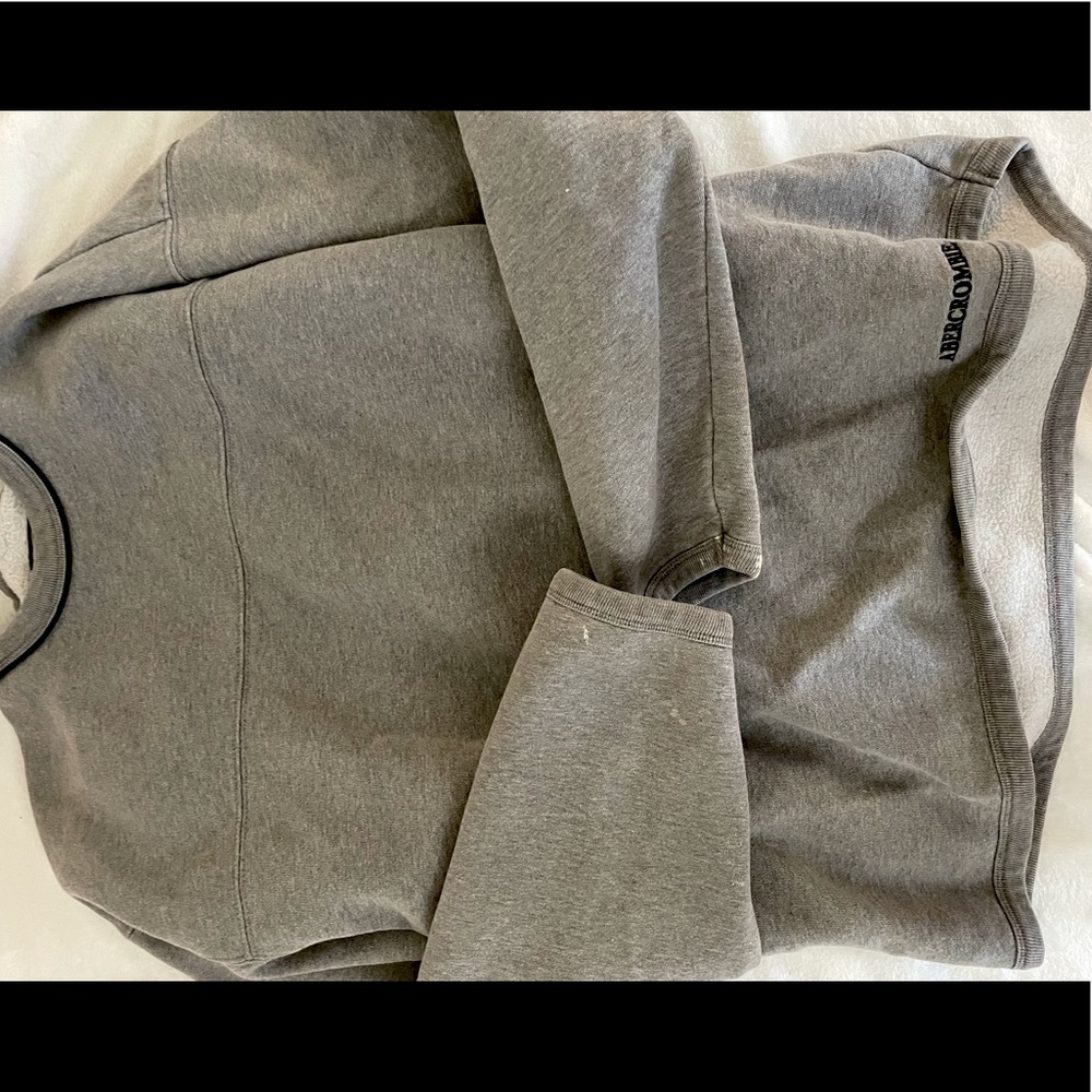gray abercrombie shirt